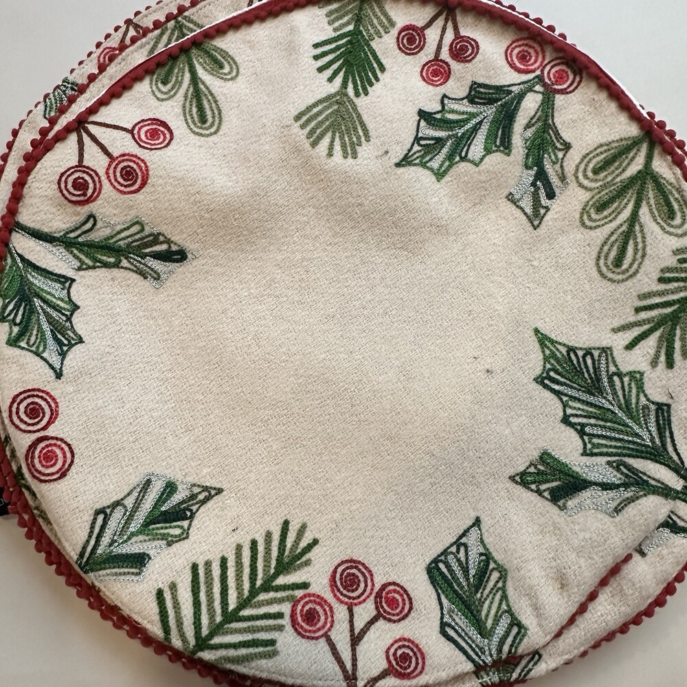 12 Set Cynthia Rowley 15" Round Woven Placemats Holly Berries Christmas New York
